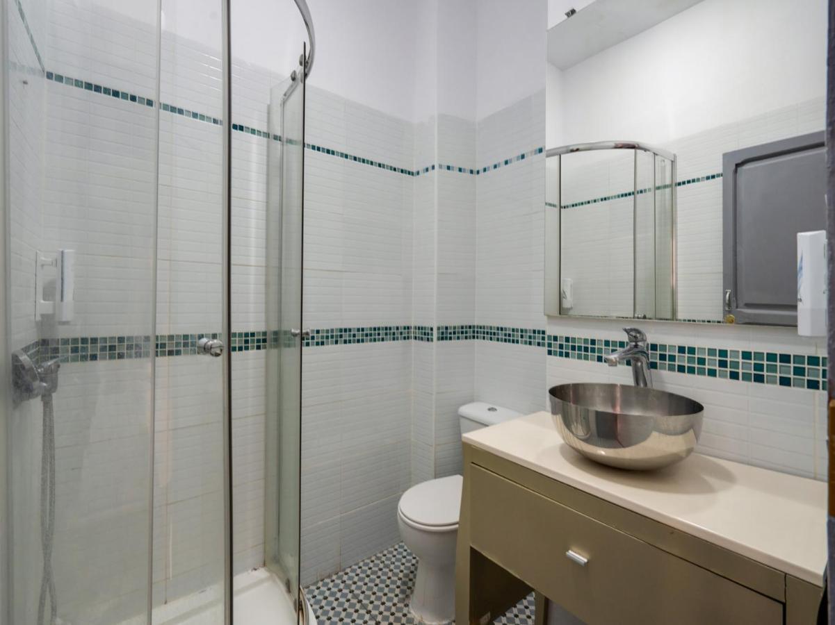 Oyo Ruzafa Guesthouse Valencia Eksteriør bilde